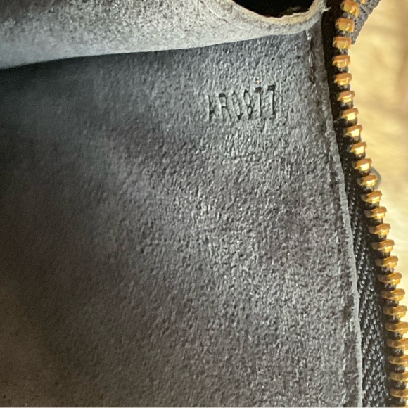 Louis Vuitton Black Epi Pochette Accessories - Picture 7 of 16